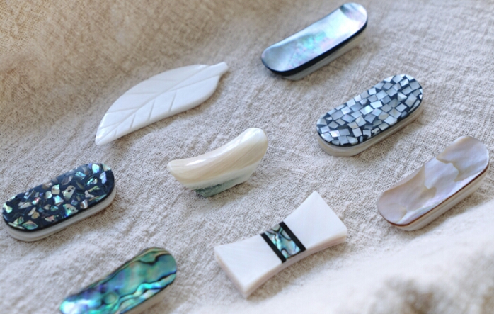 Conch shell chopstick rests