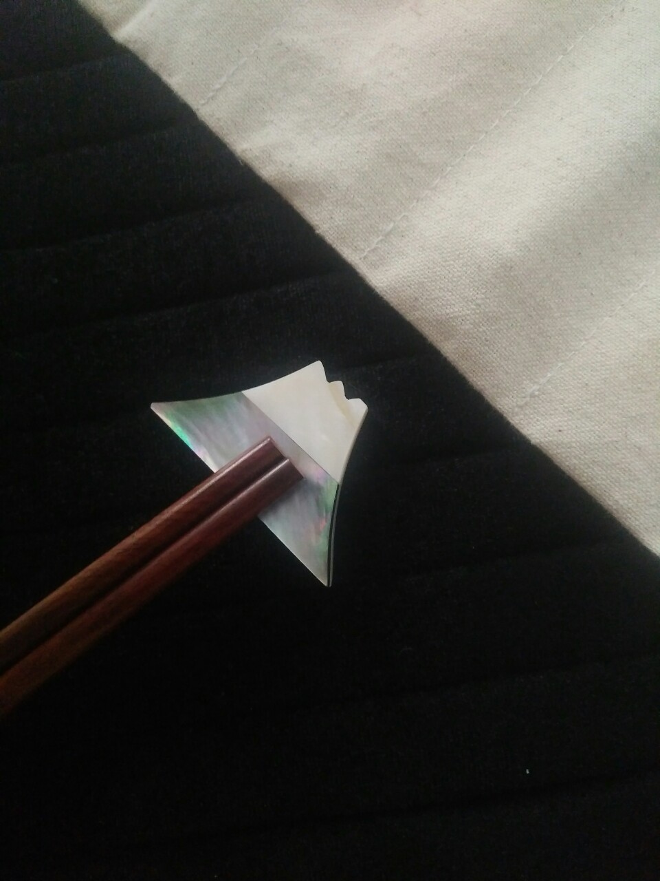 Conch shell chopstick rests