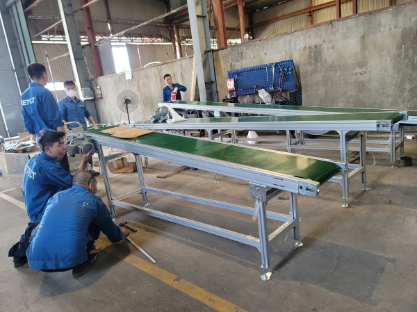 PVC plastic conveyor