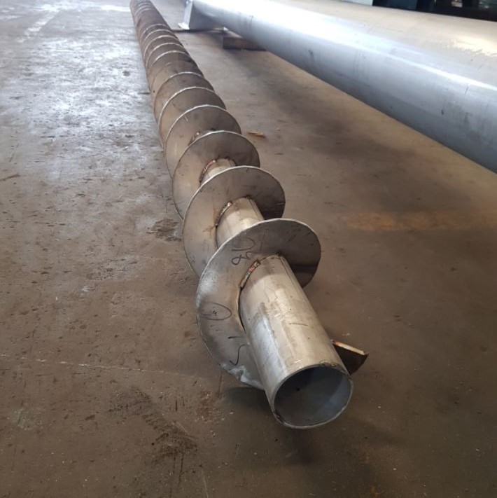 Screw conveyor