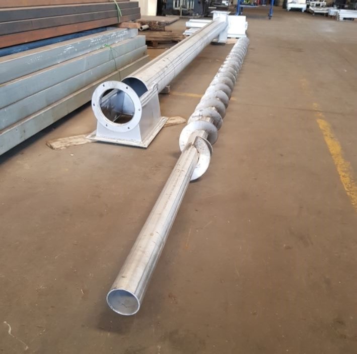 Screw conveyor