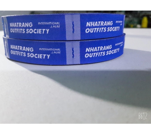 Woven label