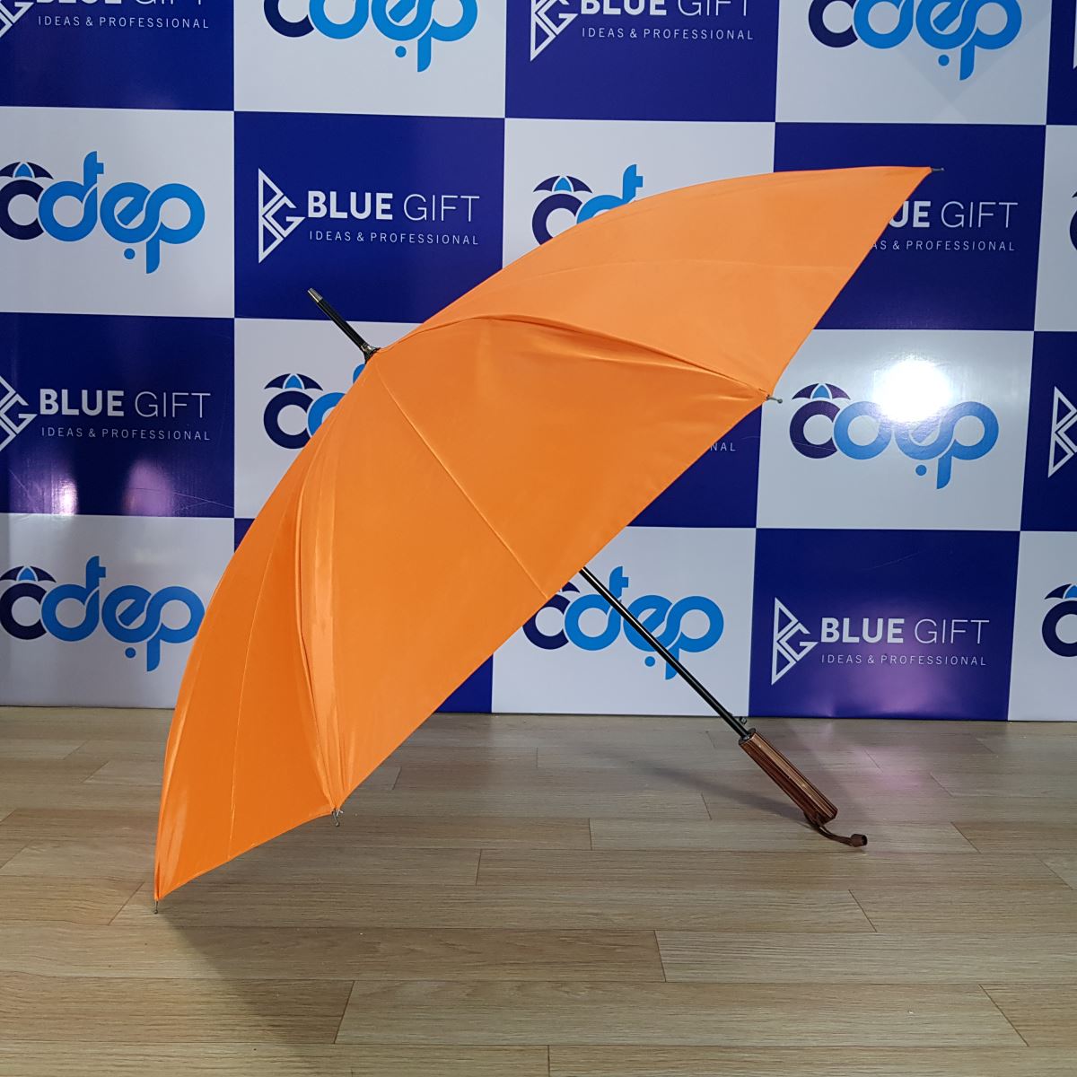 Wooden golf umbrella