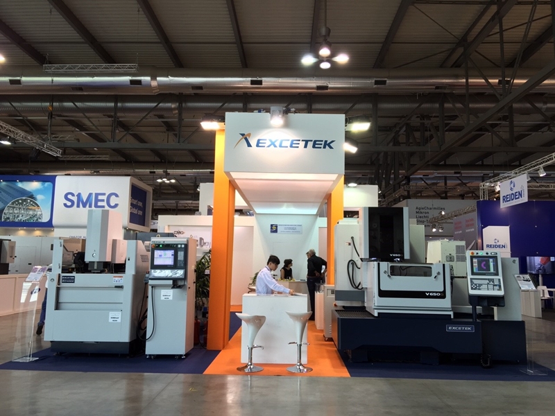 Customs service for exhibition goods