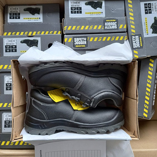 Safety shoes