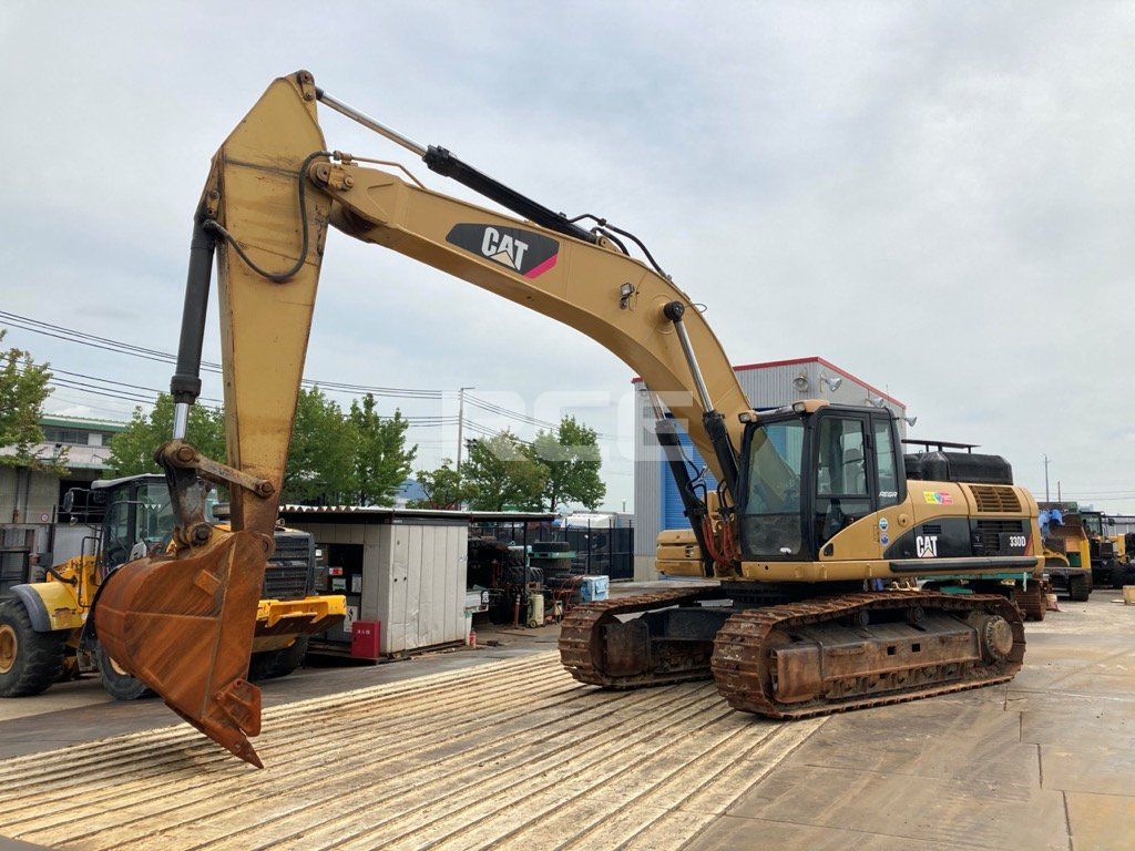 Caterpillar chain excavator