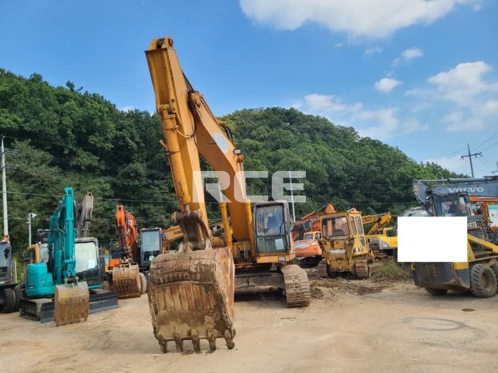 Samsung chain excavator