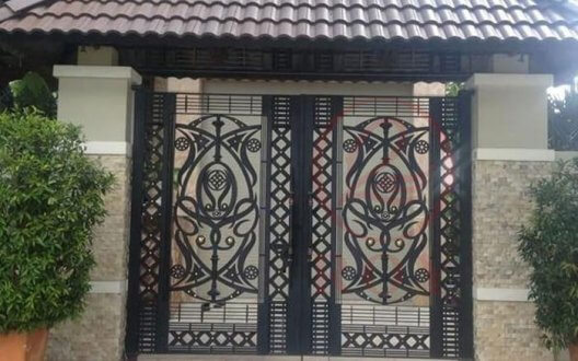 Iron gate