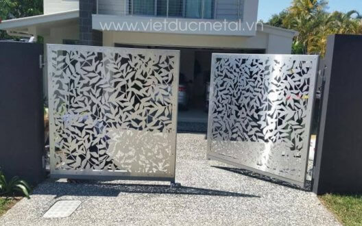 Iron gate