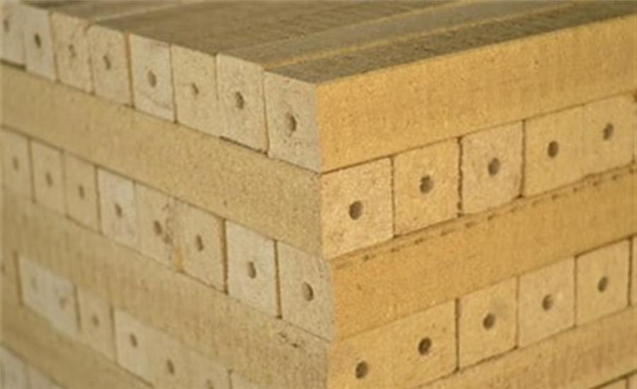 Pressed sawdust pallet block 100 × 100 mm