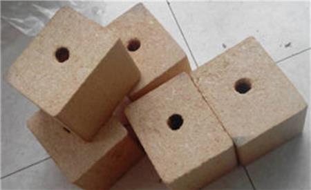 Pressed sawdust pallet block 115 × 100 mm