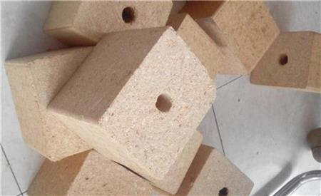Pressed sawdust pallet block 120 × 90 mm