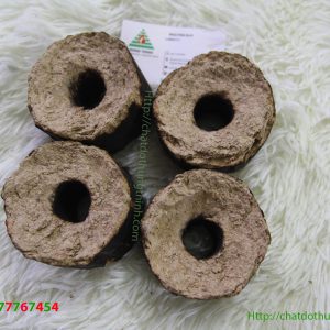 Crushed rice husk briquettes