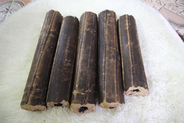 Extruded Rice Husk Briquettes