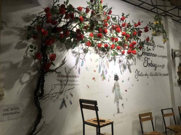 Artificial flower vine