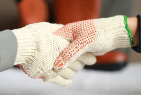 Wool safety gloves