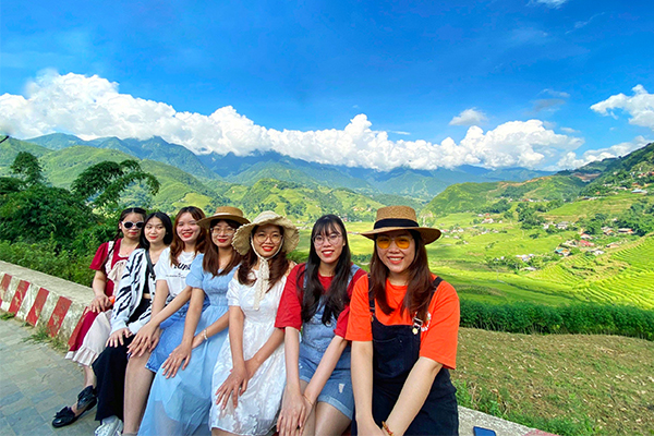 Phuong Uyen company image
