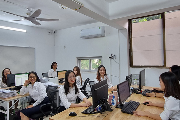 Phuong Uyen company image
