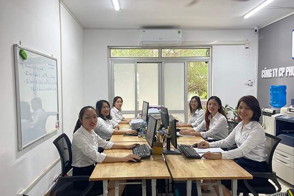 Phuong Uyen company image