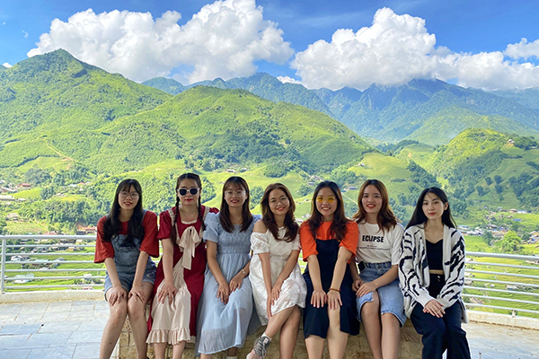 Phuong Uyen company image