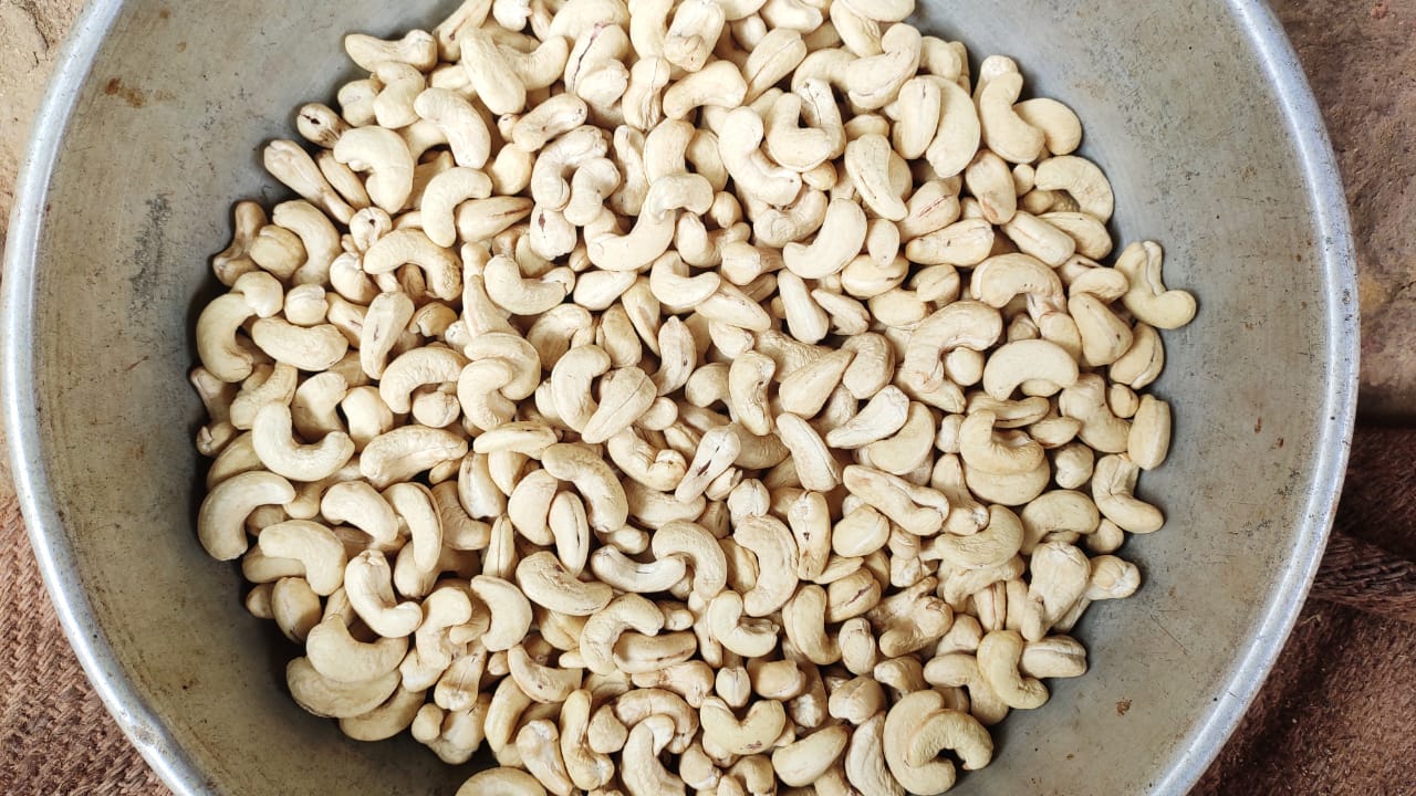 Processed cashew nut