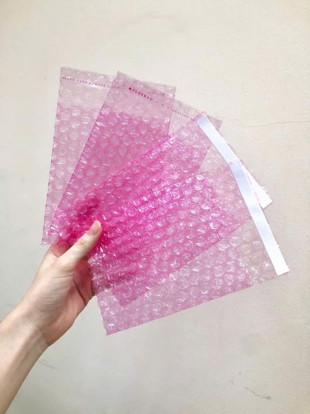 Anti-static air bubble pouches