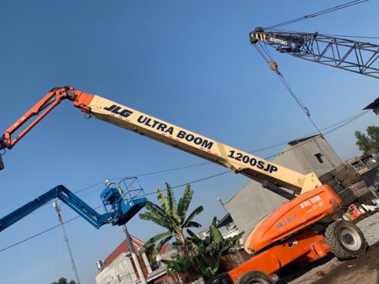 S Boom Lift