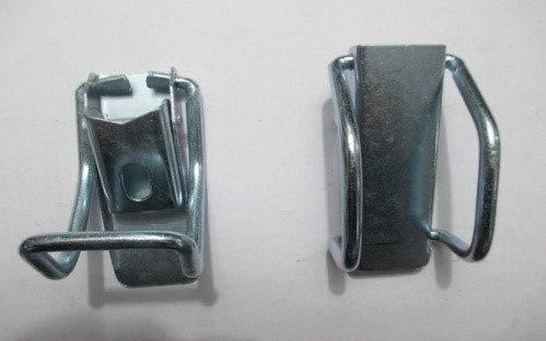 Toggle latch