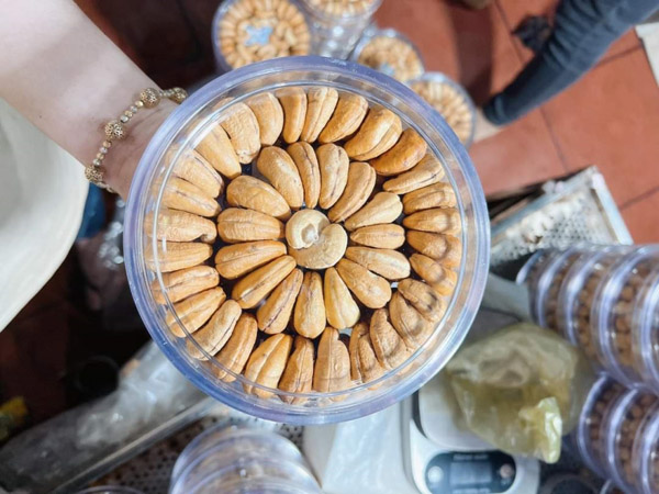 Cashews