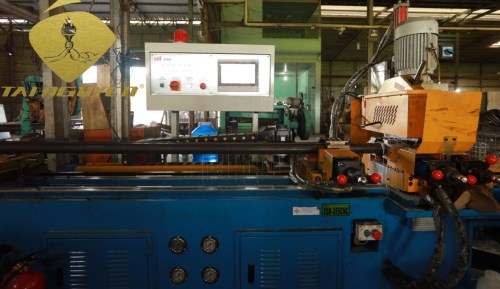 Automatic tube cutting machine