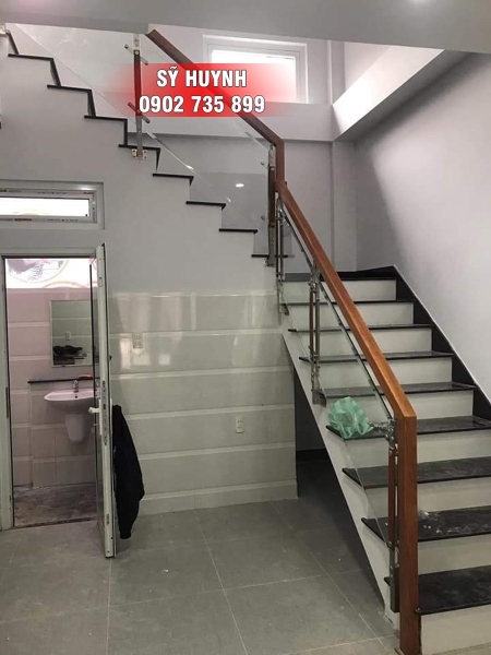 Tempered glass staircases