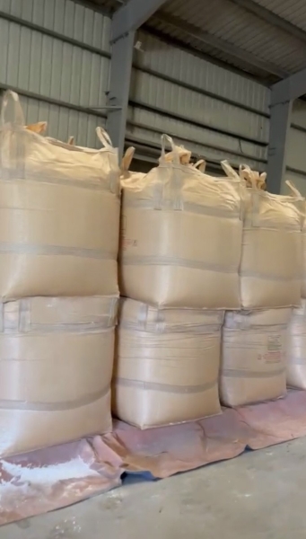 Jumbo bag with large lid