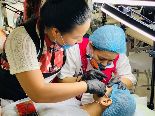 Eyebrown tattoo spray service