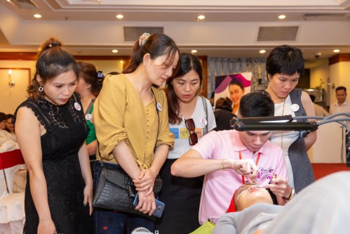 Eyelash Extension Service