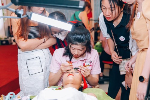 Eyelash Extension Service