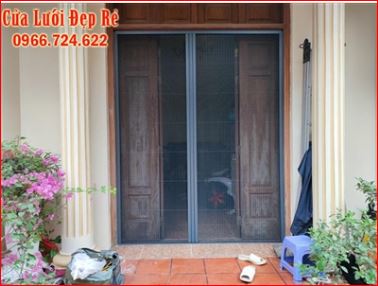 Mosquito screen door
