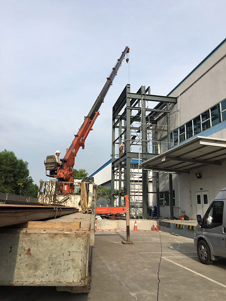 Cargo elevator