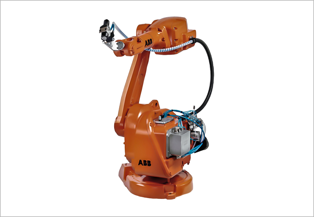 Compact painting robot