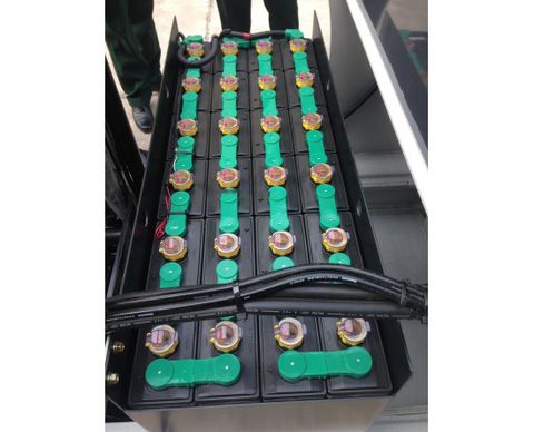 Accumulator battery