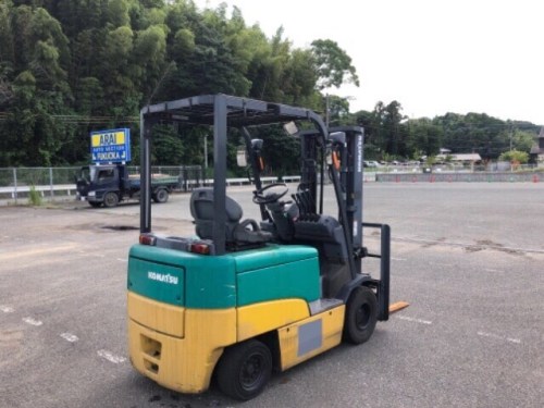 Sit-down electric forklifts