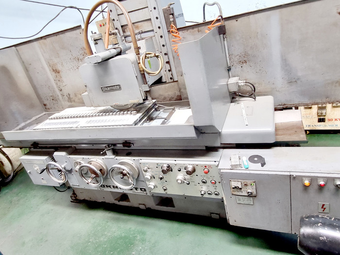 Flat grinding machine