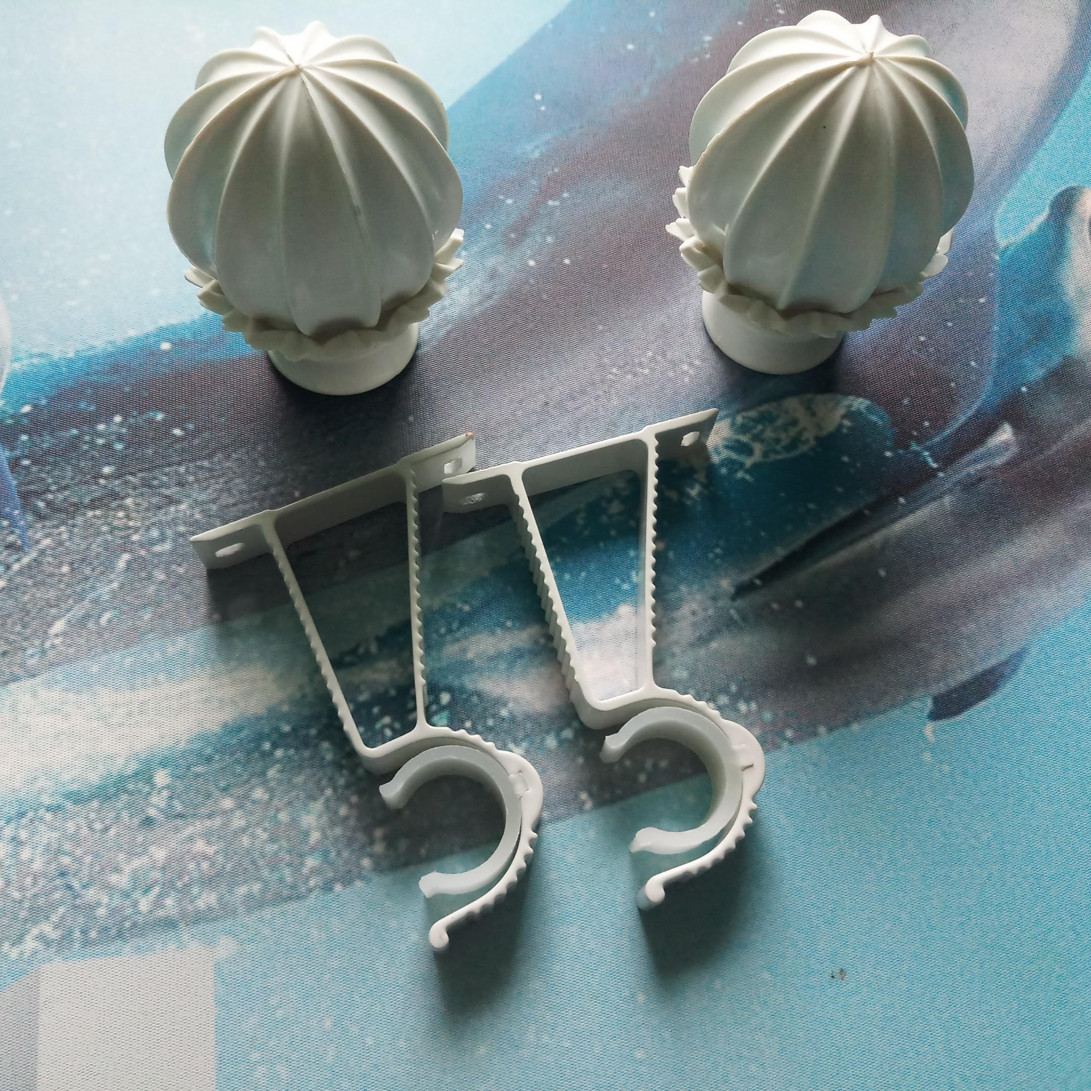 Curtain accessories