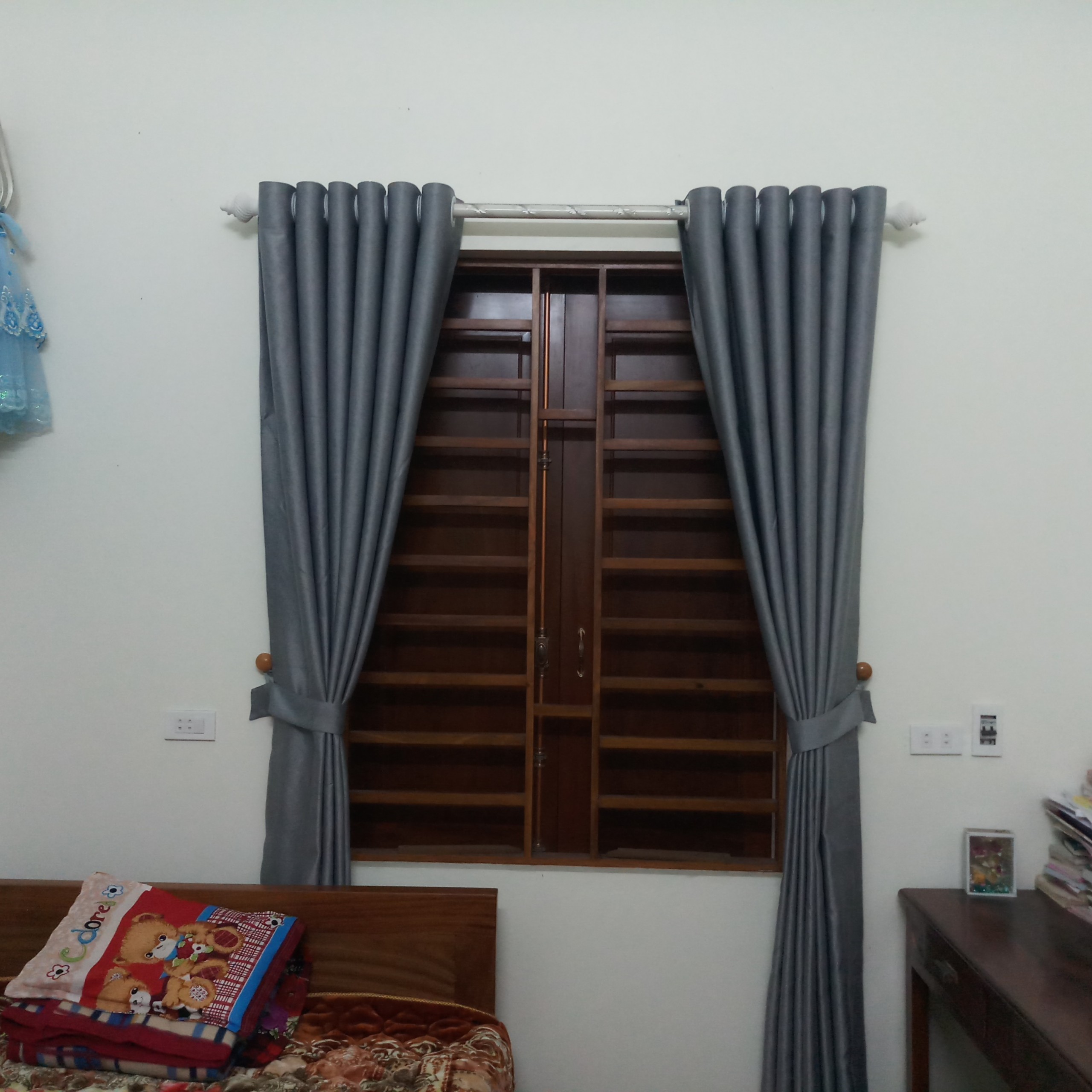 Fabric curtain