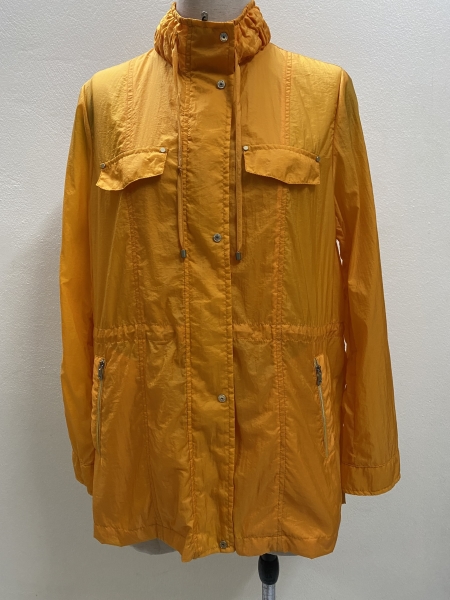 Long body windbreaker