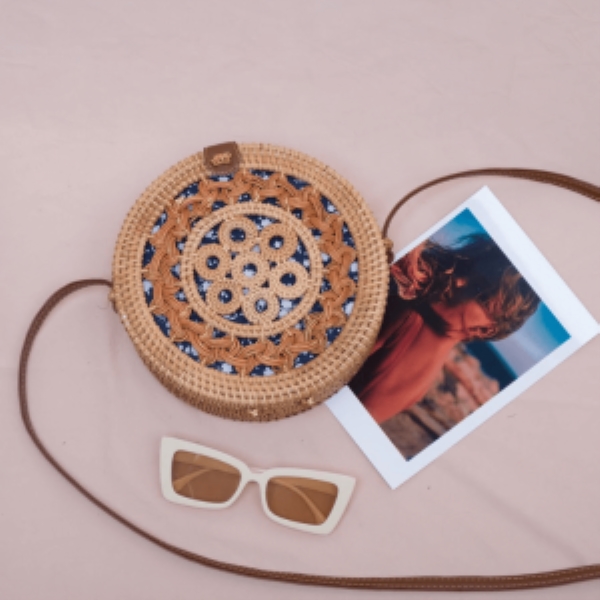 Patterned rattan handbag