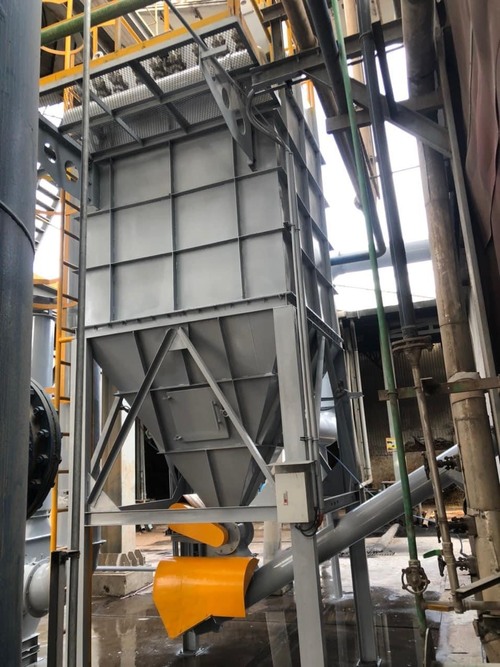 Fabric bag dust filtration system