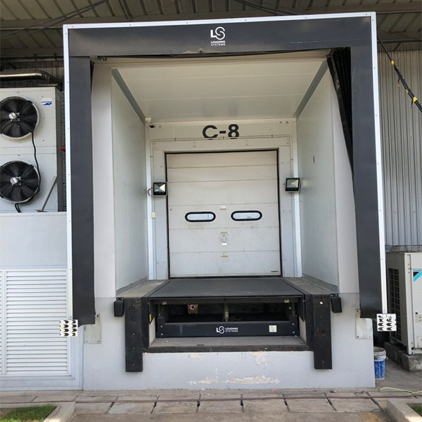Hydraulic dock leveler