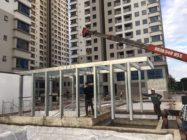 Prefabricated steel building