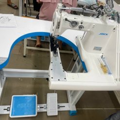 Feed of trousers machine