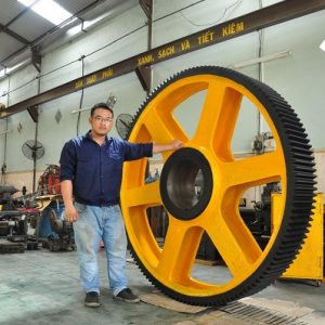 Spur gear
